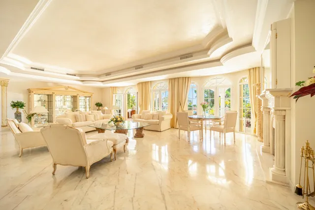 Chalet 14 habitaciones 2100m² en venta - Marbella — 26