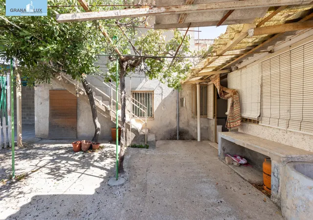¡CASA EN UNA SOLA PLANTA, CREA TU VIVIENDA IDEAL EN ALBOLOTE! Casa en una sola planta con patio, garaje y un gran potencial. — 23