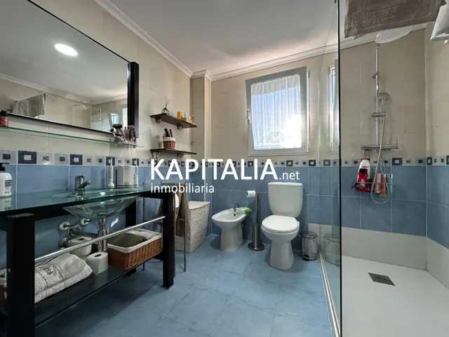 Chalet en VENTA en Monte Júcar, Alberic, con piscina, jardín, garaje y 315 m2 construidos — 19