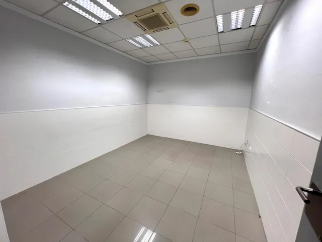 Local en venta en Calle de l'Alguer — 31