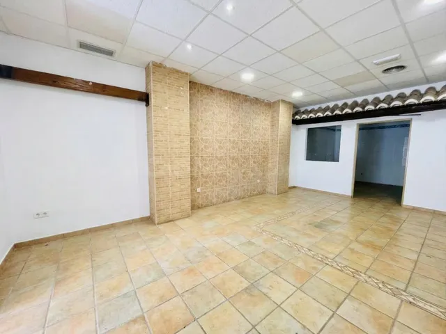 SE VENDE LOCAL COMERCIAL !!INMEJORABLE UBICACIÓN!! — 3
