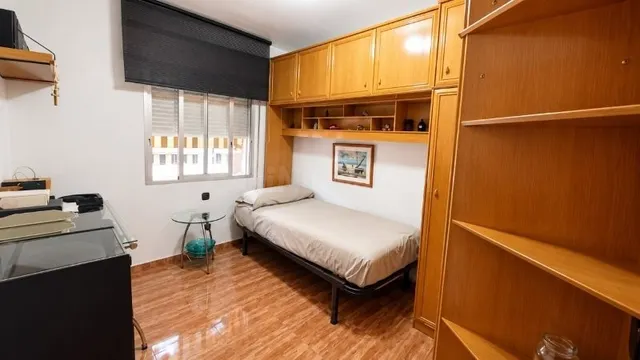 Amplio y precioso  piso de 4 dormitorios en alquiler  en camino de suárez — 28