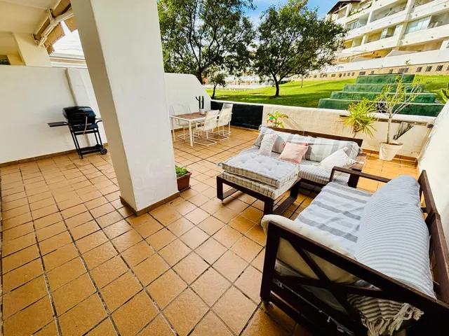 PISO DE TRES DORMITORIOS CON VISTAS AL CAMPO DEL GOLF — 2