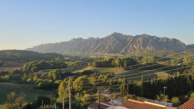 CASA CON PISCINA Y ESPECTACULARES VISTAS A MONTSERRAT A LA V - foto 4