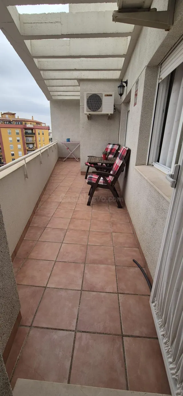 Piso frente al centro comercial con garaje y trastero — 8