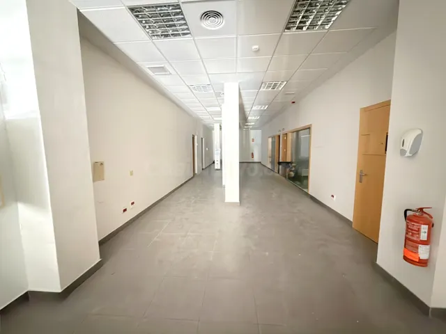 VENTA DOS LOCALES EN UNO CON DOBLE ACCESO - foto 5