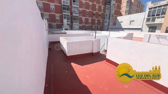 ATICO EN ZONA LA CALETA CON TERRAZA PRIVATIVA - foto 3