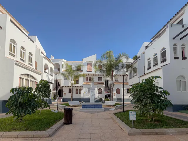 Espectacular ático con amplia terraza y excelentes vistas panorámicas y a la piscina comunitaria (350 metros playa) — 34