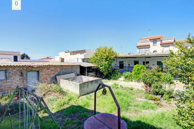 CASA CON TERRENO EN PLENO CENTRO DE ALBOLOTE — 19