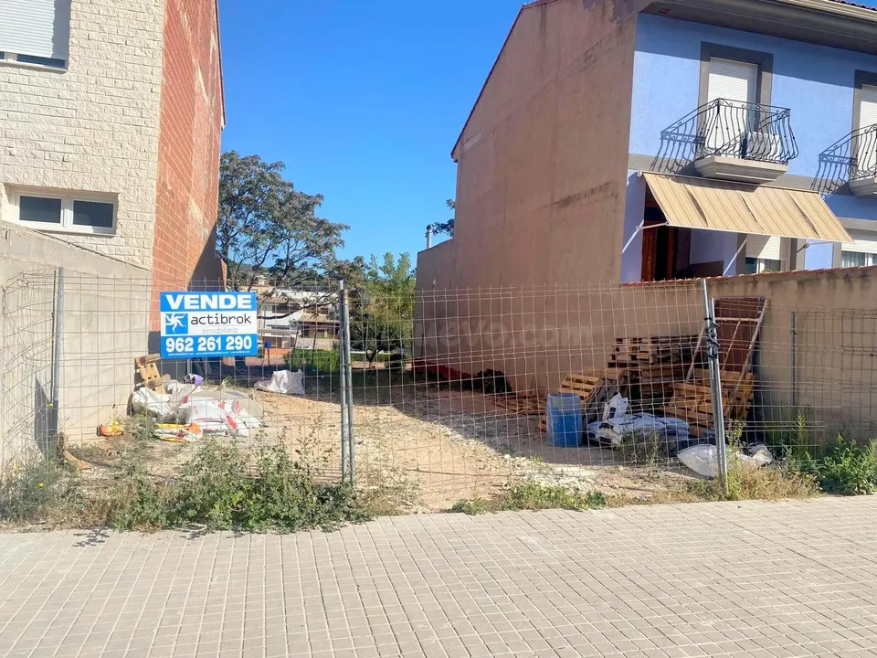 SOLAR EN VENTA EN MOGENTE