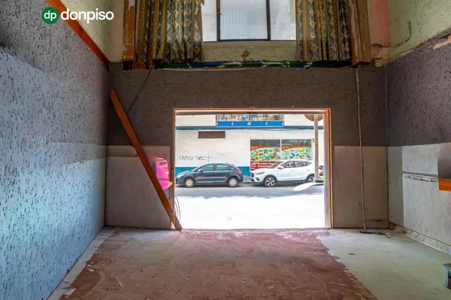 Local comercial de 188 m2 en Calle Mar Báltico, Torrevieja: espacio, ubicación y potencial para dos negocios — 13