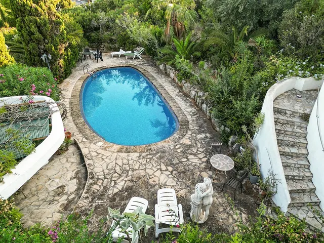 Villa con el encanto de una casita de campo con vistas al mar en Jávea — 32