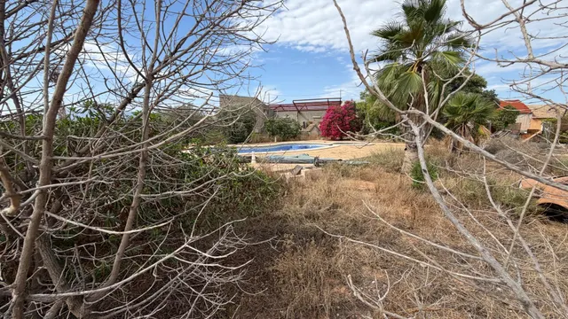 Venta de casa de campo con terreno en Baños y Mendigo. — 7