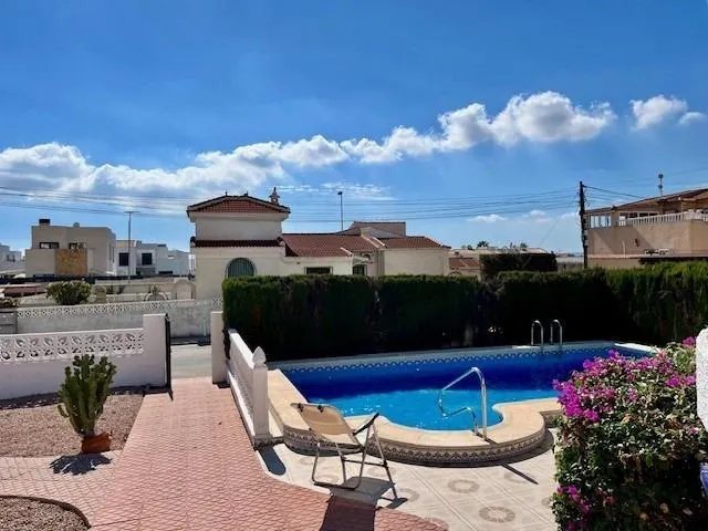 Villa independiente orientada al sur con piscina privada en un terreno de 502 m2 – Ciudad Quesada — 21