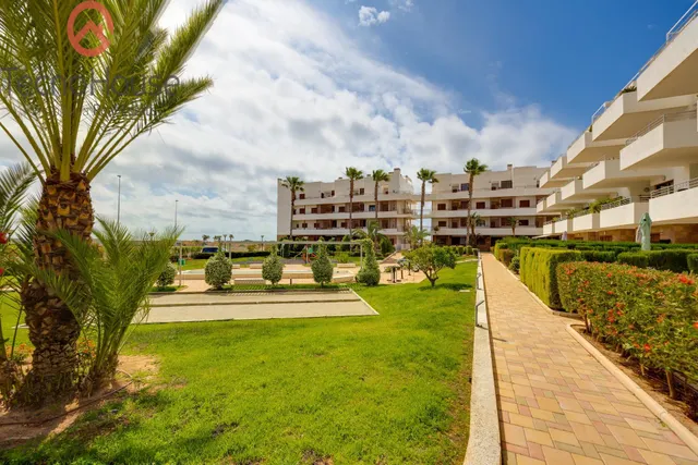 Moderno Piso en Residencial Terrazas De Campoamor con Vistas al Mar — 41