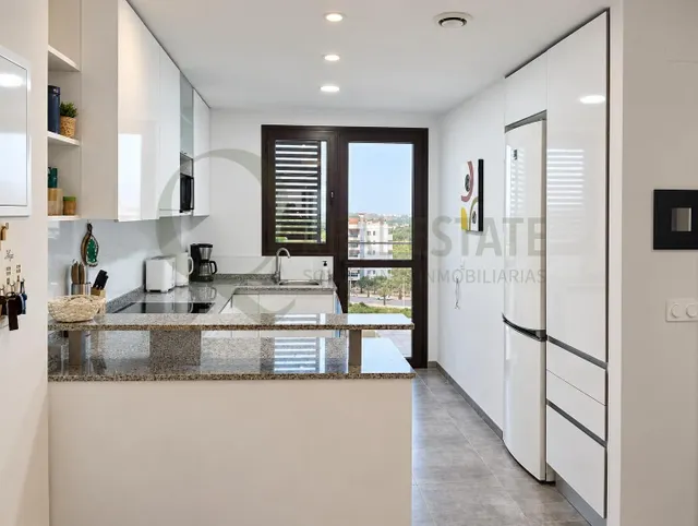 Piso en Arenales del Sol con terraza y vistas al mar — 16
