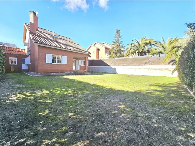 Chalet 5 habitaciones 280m² en venta - Rivas Centro