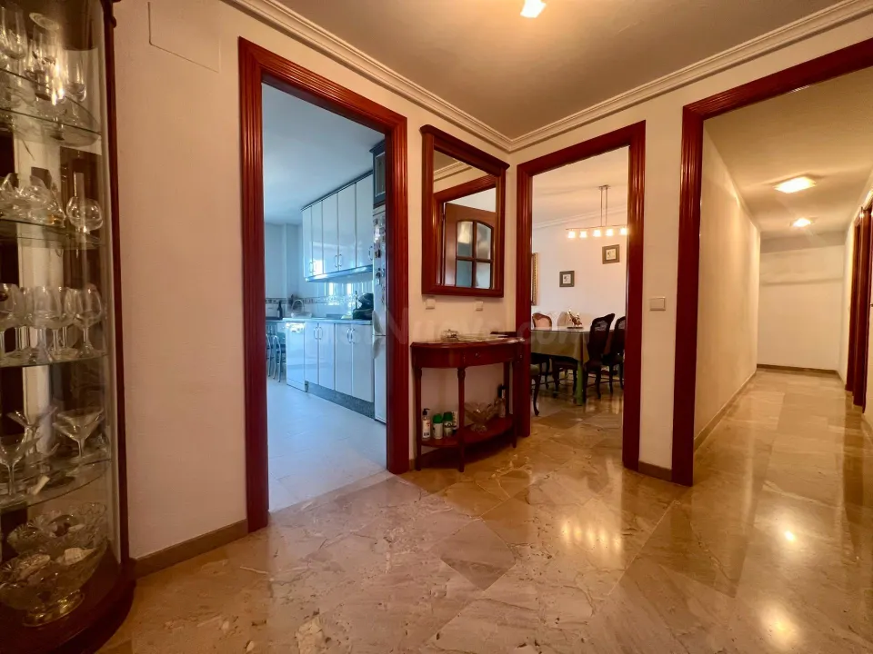¡espectacular piso con garaje, piscina, gimnasio y vigilancia 24 horas en calle maría maribrán! ✨