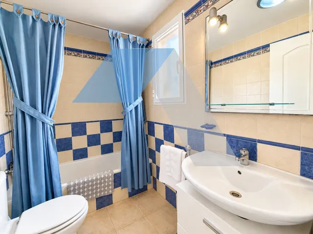 BUNGALOW A ESCASOS METROS DE LA PLAYA! — 29