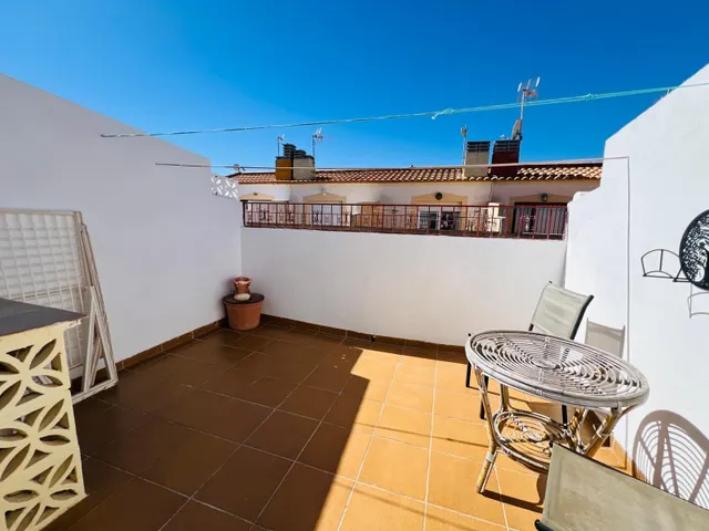 Chalet adosado de 3 dormitorios con garaje y piscina comunitaria en Playa Flamenca — 20
