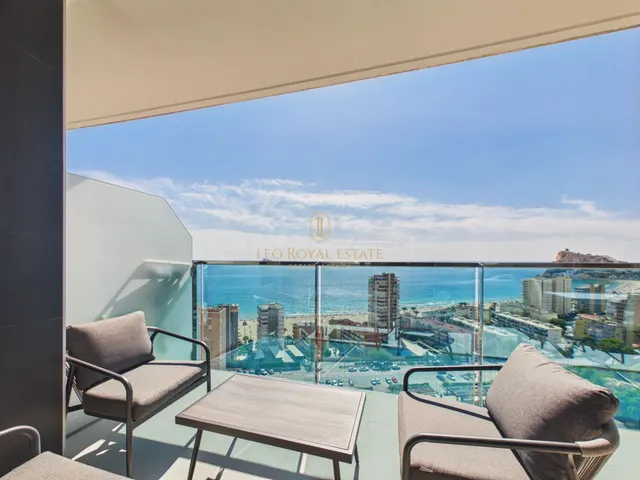 Apartamento moderno de 2 dormitorios en la planta 11 de Sunset Drive, Benidorm — 2