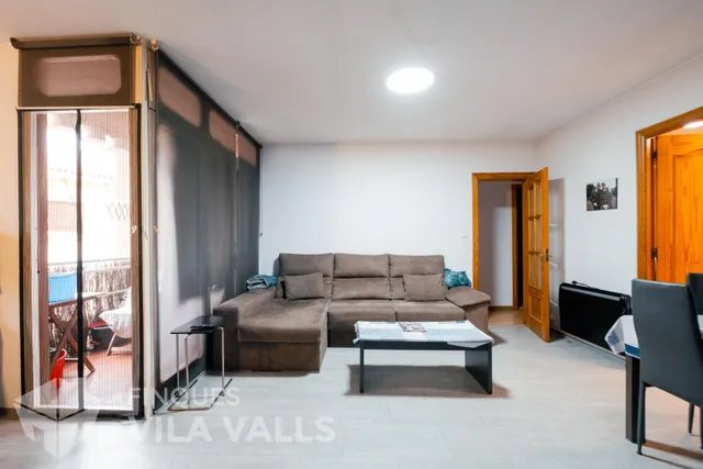 PISO CÉNTRICO CON BALCÓN, AMPLIOS ESPACIOS Y TERRAZA COMUNITARIA — 8