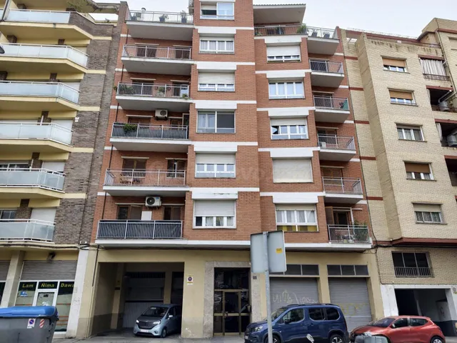 PISO DE 100 m2 CON 4 habitaciones EN LA ZONA DEL ESCORXADOR