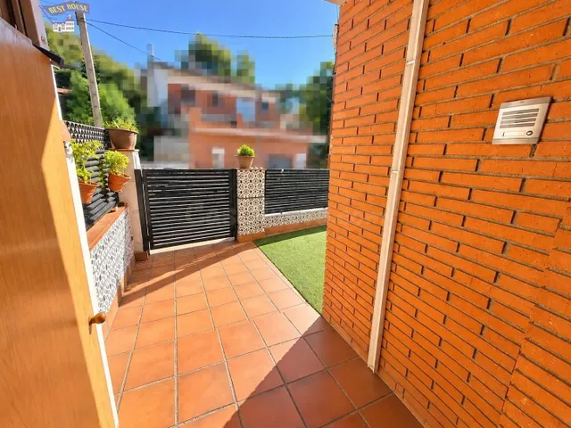 CHALET PAREADO EN VENTA EN PEDRA SANTA, SENTMENAT, CON TERRA - foto 2
