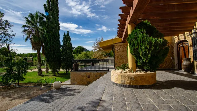 Chalet en sax buena zona para vivir todo el año. — 7