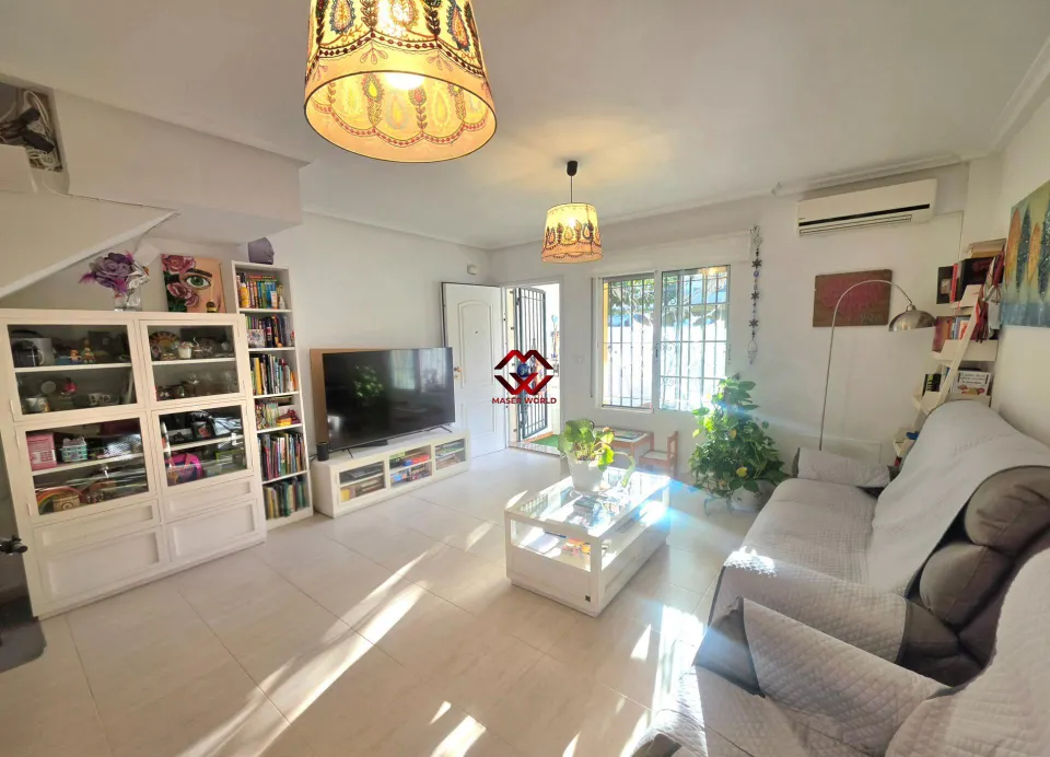 Duplex en venta con piscina listo para entrar a vivir en Santiago de la Ribera