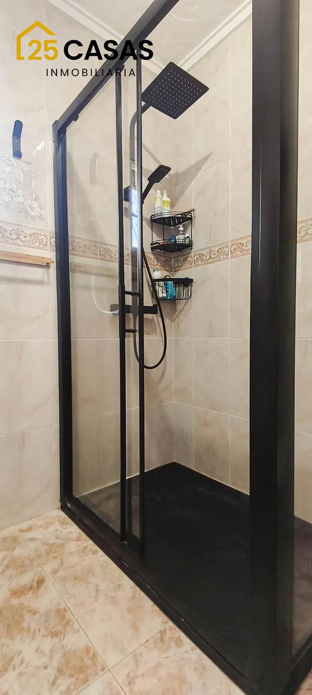 Chalet independiente con piscina y gran parcela en La Marina — 20
