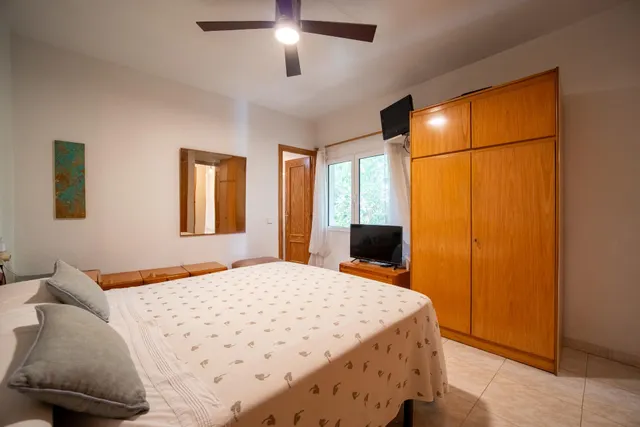 Chalet independiente en parcela esquinera de 515 m2 con gran garaje en Maravisa — 24