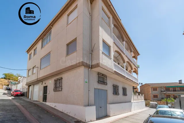 Edificio con dos viviendas en Jun — 3