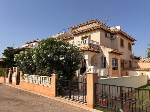 Pareado 2 habitaciones 80m² en venta - Lomas de Cabo Roig - foto 2