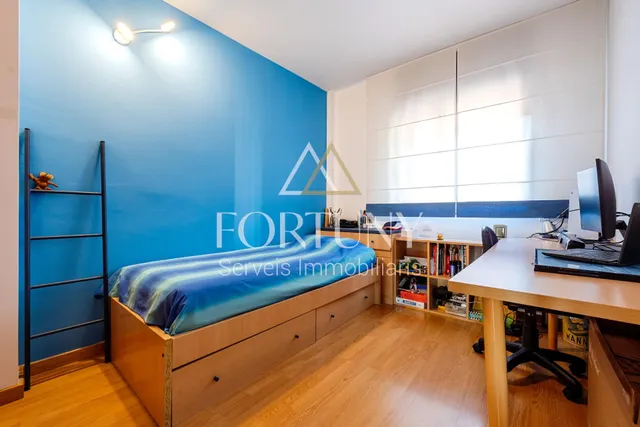 Dúplex en venta Calle Teresa de Calcuta, Reus. — 18