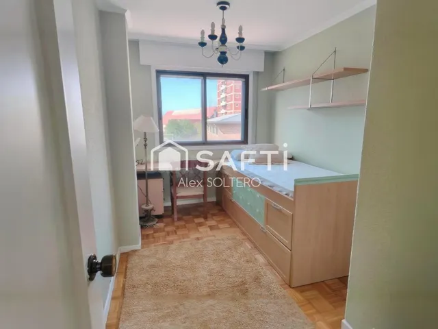 Amplio, exterior y listo para entrar en Vigo - foto 4