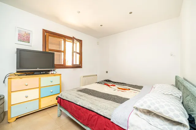 Chalet unifamiliar de 5 dormitorios y 5 baños, con piscina, garaje, ascensor y apartamento de invitados en Peguera (Calvià) — 32