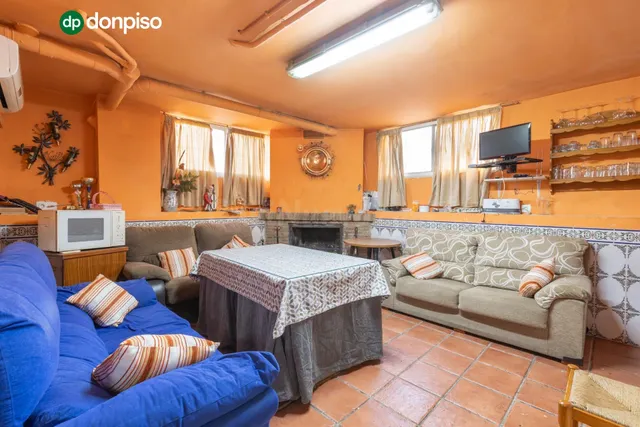 Casa independiente a 5 minutos de Granada en buen estado para entrar a vivir — 5