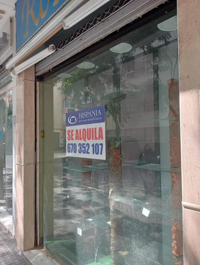 Se alquila magnifico local comercial zona Garcia de Sola — 12
