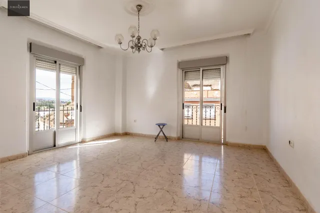 Amplia Casa en Venta en Guadix - Oportunidad de Inversión — 15