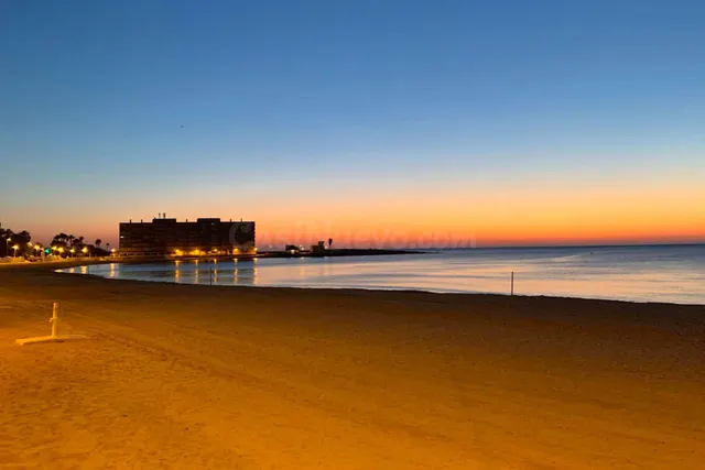 Maravilloso apartamento (aprox. 94 m2 - 1ª planta) en la popular Aldea del Mar con gran zona de piscina. Amplio balcón al sureste y a solo 400 m de la Playa de los Locos. — 50