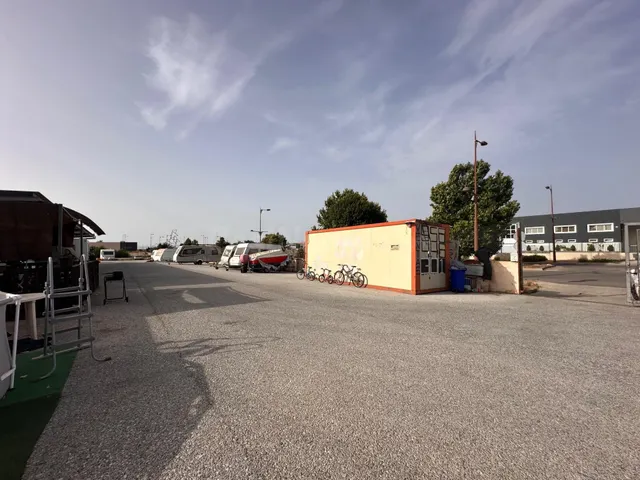 Terreno Industrial en Escuzar - Oportunidad Única por €530,000 — 2