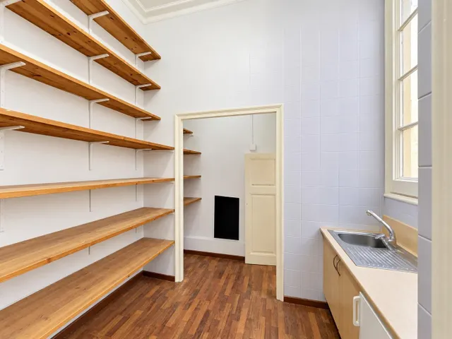 Oficina de 184 m2 con carácter y mucha luz en Passeig de Gràcia — 8