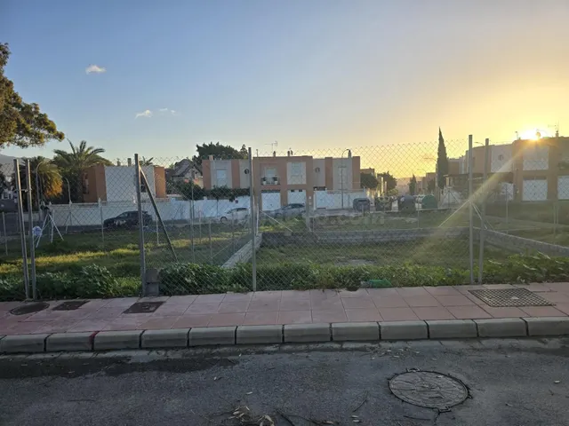Parcela urbana con 328 m2 edificables en Huércal de Almería  - foto 4