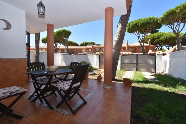 CHALET INDEPENDIENTE EN COSTA SANCTI PETRI A 700 METROS DE LA PLAYA — 7