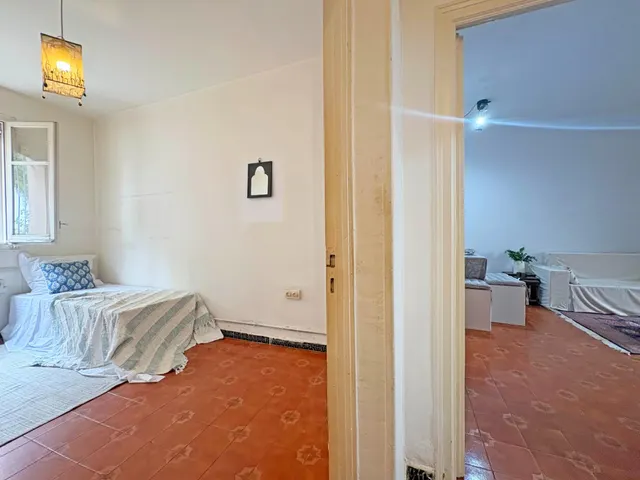 Piso exterior en planta baja con gran patio privado en Terrassa — 24