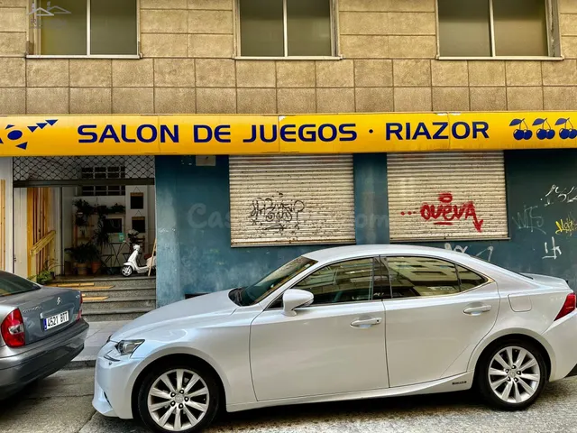 LOCAL SUPERCOMERCIAL - ZONA ESTADIO DE RIAZOR!!! - foto 4
