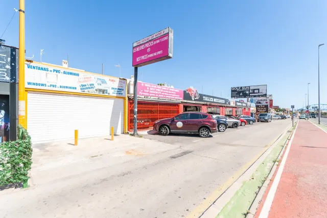 LOCAL COMERCIAL EN ZONA DE PASO — 9