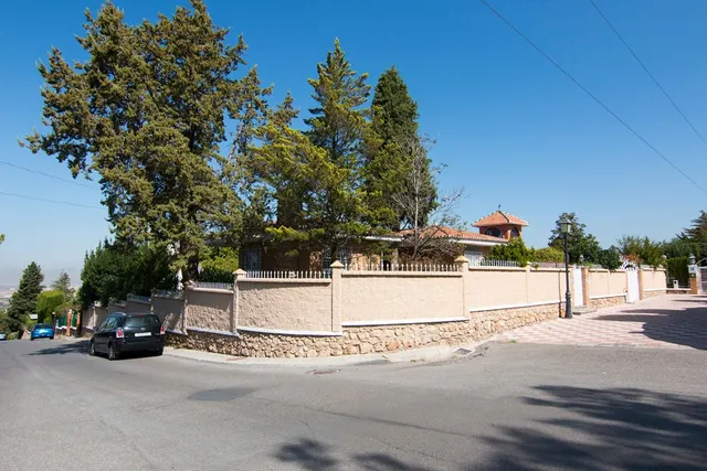 MAGNIFICO CHALET CON PISCINA EN COLINAS BERMEJAS — 44