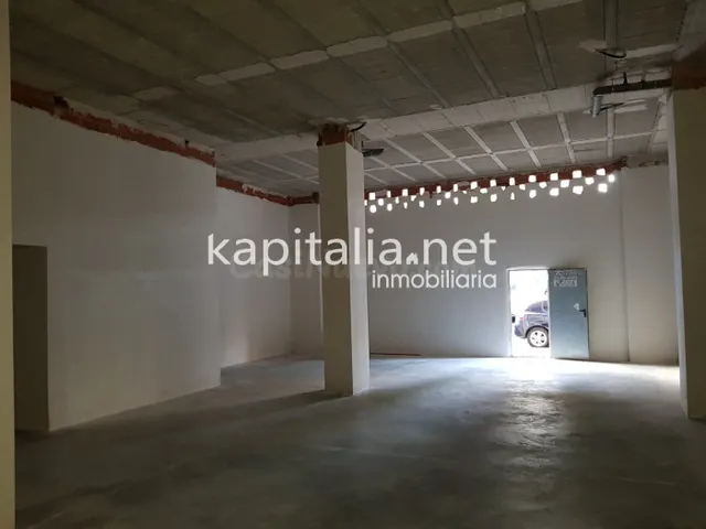 Local en alquiler en Ontinyent. — 2